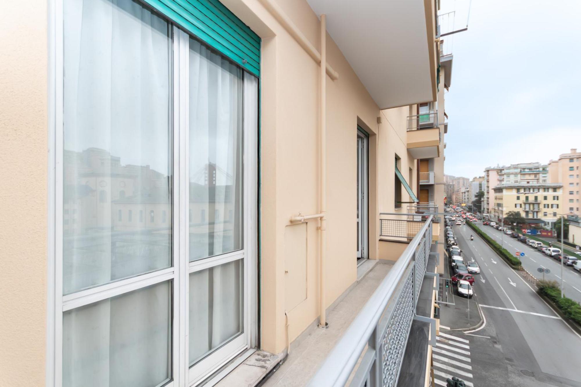 9Min Centro E Stazione Ferroviaria Leilighet Genova Eksteriør bilde